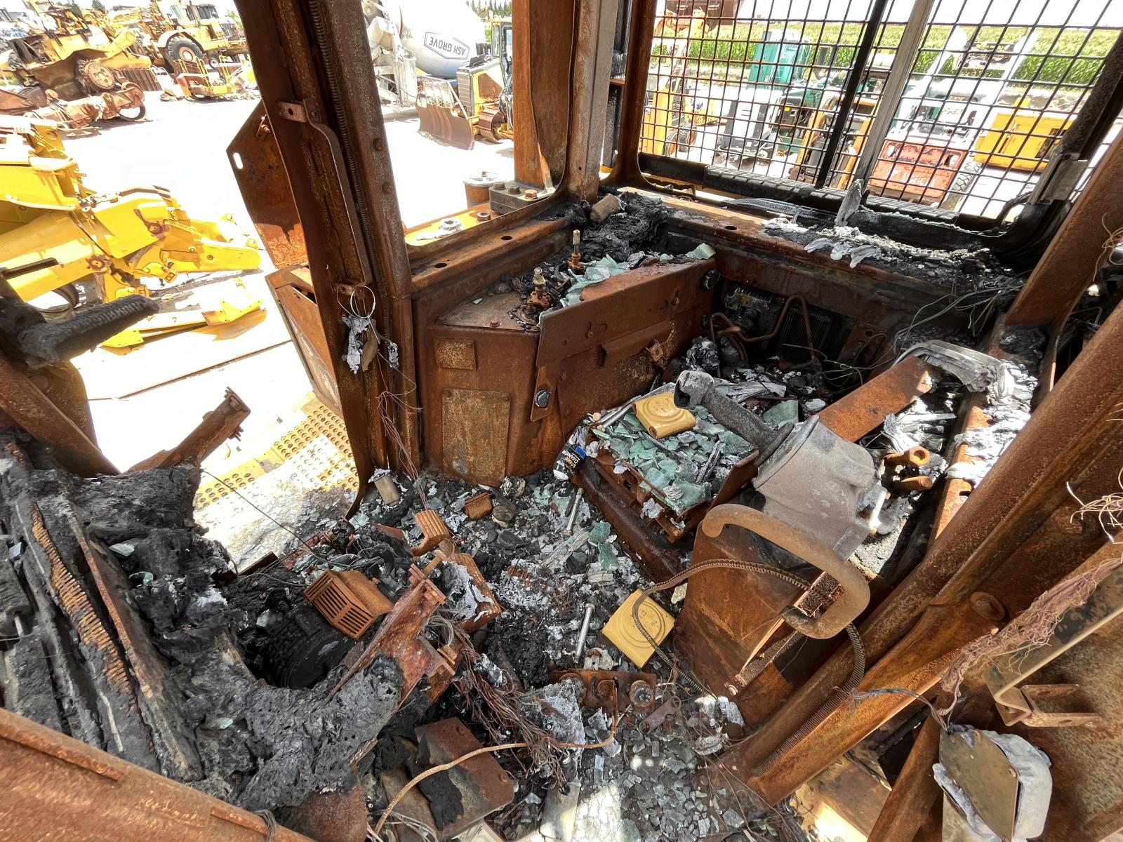 ./imagenes/INVOICE/2019/17765/TOPADOR FRONTAL CATERPILLAR D6T PARA PARTES (3).JPG